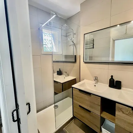 Cozy - Centre Apartmán *